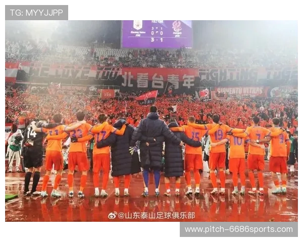 足球巨星重返家乡赛场 首度回归点燃主场球迷激情